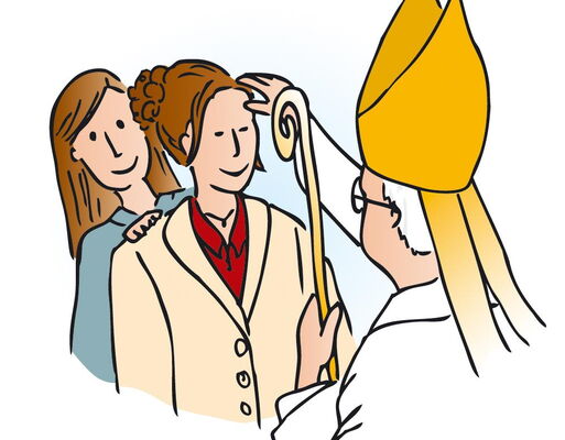 Eine Jugendliche bekommt zur Firmung vom Bischof die Hand aufgelegt. Hinter ihr steht ihre Patin und bekräftigt sie symbolisch an der Schulter.